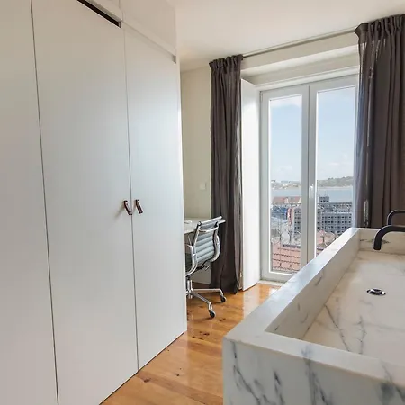 Stunning Penthouse With The Views By Lovelystay Lisbon