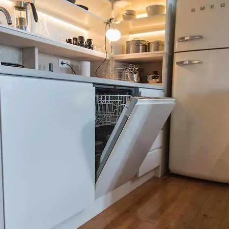 דירה Stunning Penthouse With The Views By Lovelystay